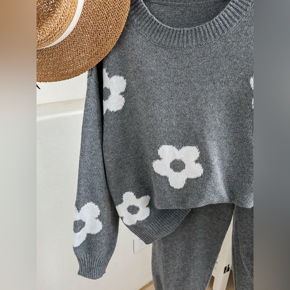 Floral Pattern Knit Sweater Top And Pants Set Gray - Picture 5 of 8